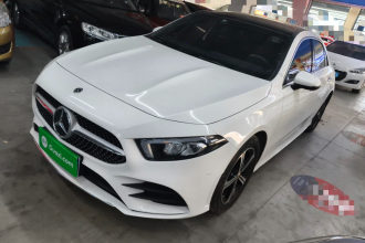 奔驰A级 2022款 改款三 A 200 L 运动轿车时尚型