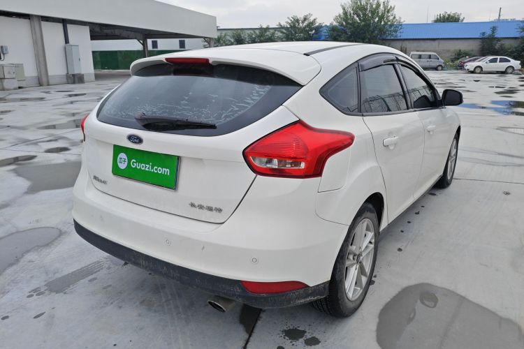 福特 福克斯 2015款 两厢 1.6L 自动风尚型车身外观7