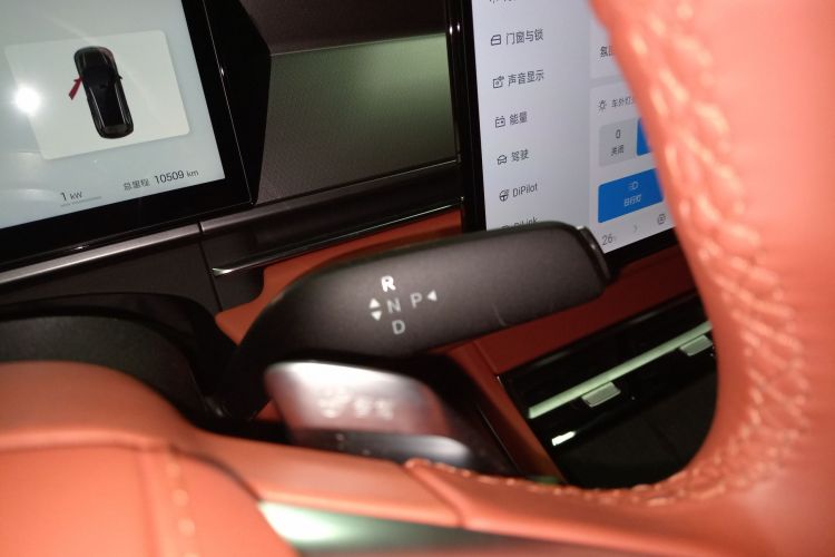 比亚迪 唐L 2025款 DM 215KM激光雷达旗舰型局部细节18