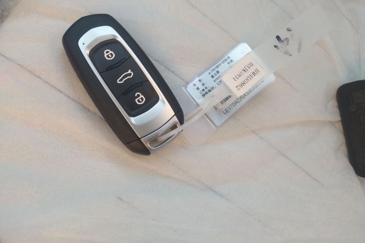 吉利银河 2025款 210km 熊猫卡丁中控内饰7001