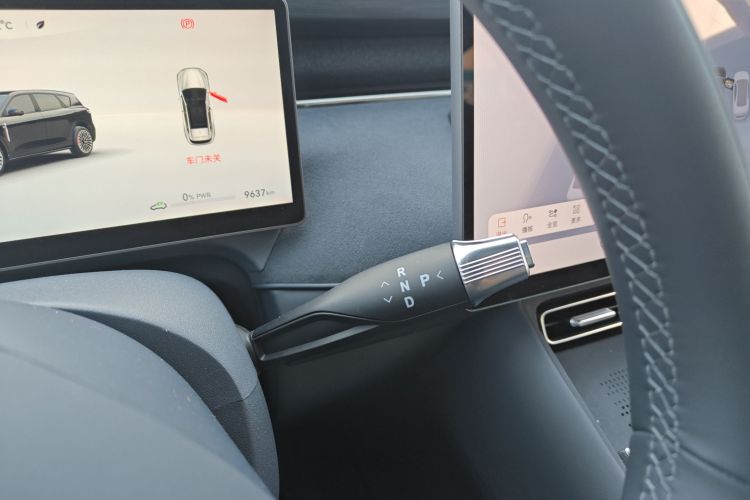 岚图汽车 岚图FREE 2025款 FREE+ 后驱乾崑版局部细节18