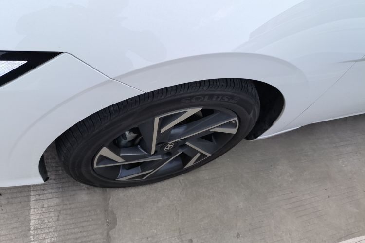 现代 伊兰特 2023款 1.5L CVT GLX精英版车身外观6007