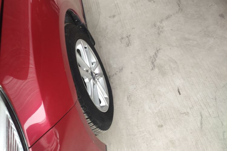 福特 福克斯 2017款 两厢 1.6L 自动风尚型智行版车身外观35