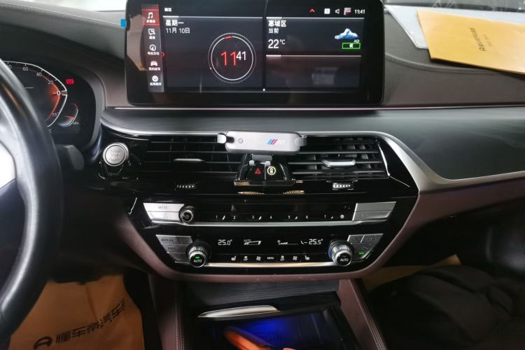 宝马5系 2023款 530Li 领先型 M运动套装中控内饰16