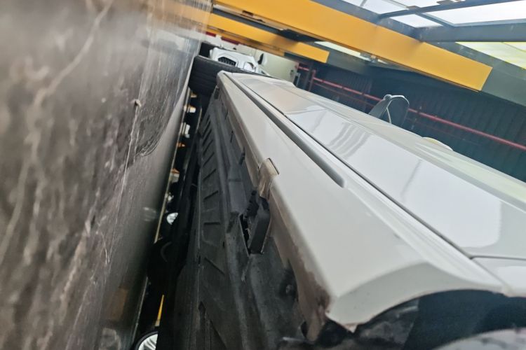 奔驰C级 2019款 C 180 L 时尚型运动版局部细节9002