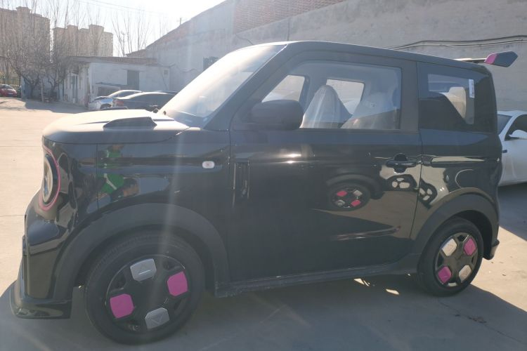 吉利银河 2025款 210km 熊猫卡丁车身外观4