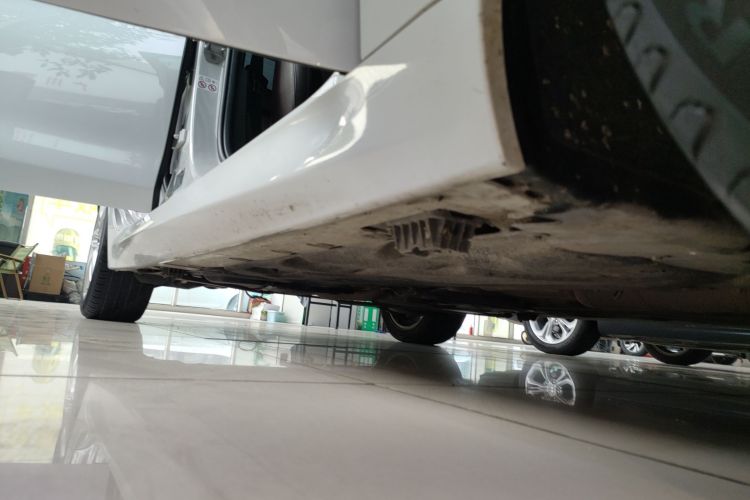 宝马1系 2020款 120i M运动套装局部细节9001