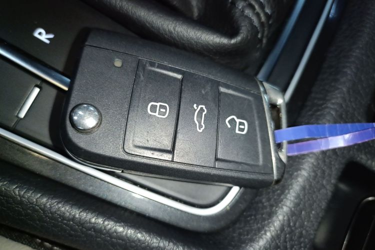 大众 高尔夫 2017款 230TSI 自动豪华百万辆纪念版中控内饰7001