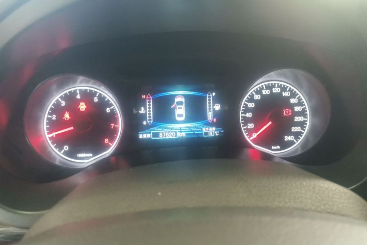 比亚迪 速锐 2016款 1.5L 手动精英型中控内饰14