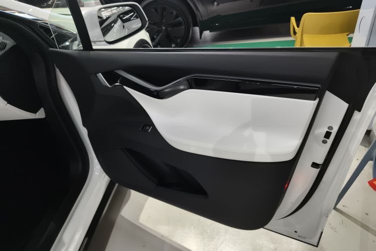 特斯拉 Model X 2019款 长续航版中控内饰42