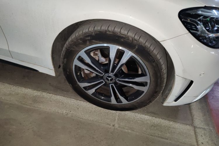 奔驰C级 2019款 C 260 运动版车身外观10