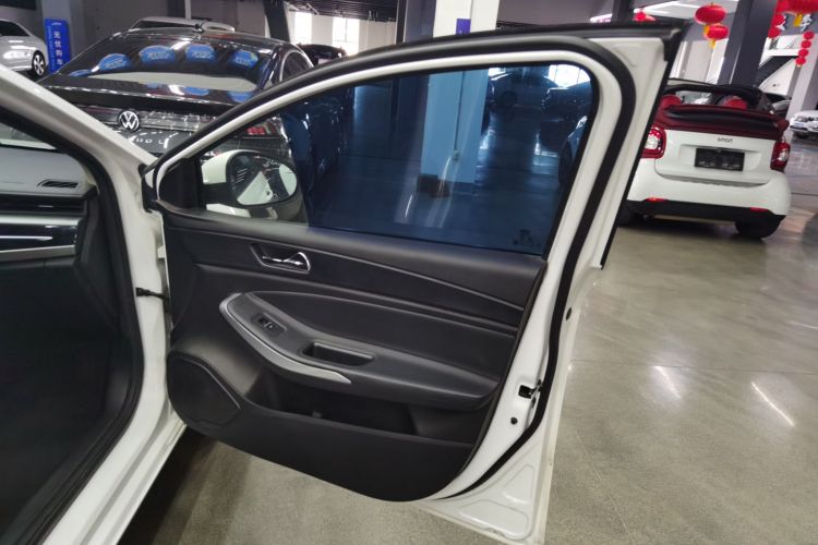 奇瑞 艾瑞泽5 2021款 PRO 1.5L CVT青春版中控内饰7005