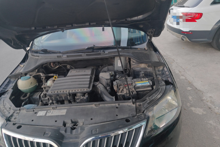 斯柯达 昕锐 2013款 1.6L 手动智选型机舱底盘26