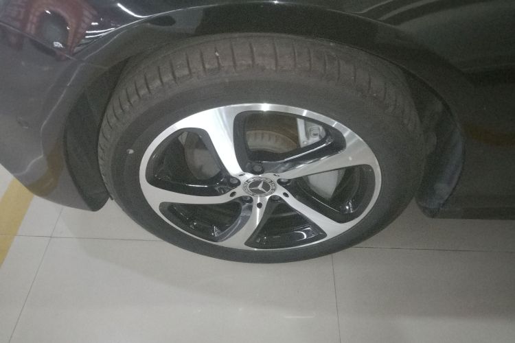 奔驰E级 2017款 改款 E 300 运动型车身外观6007