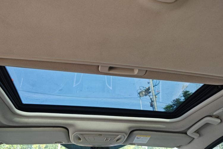 福特 福克斯 2012款 三厢 1.6L 自动风尚型局部细节22