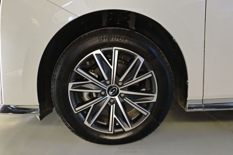 广汽传祺 传祺M8 2024款 大师系列 400T 尊贵版车身外观6007