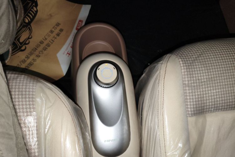 五菱汽车 宏光MINIEV 2025款 四门版 进阶款中控内饰18