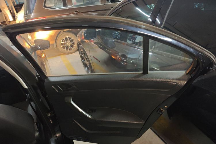 大众 桑塔纳 2015款 1.4L 手动风尚版中控内饰7006