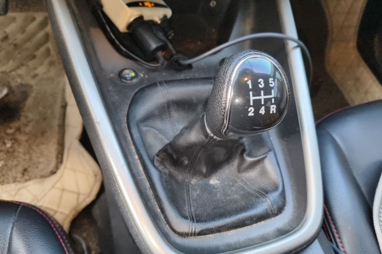 福特 福睿斯 2015款 1.5L 手动舒适型中控内饰18