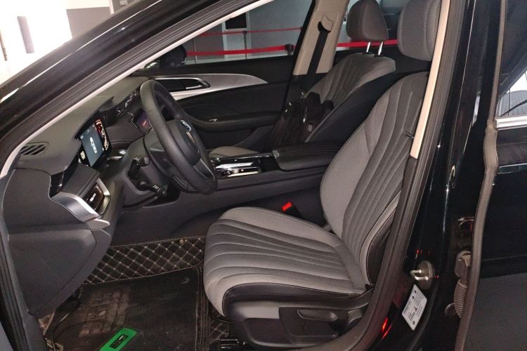 红旗H5 2024款 1.5T DCT智联旗悦版中控内饰19