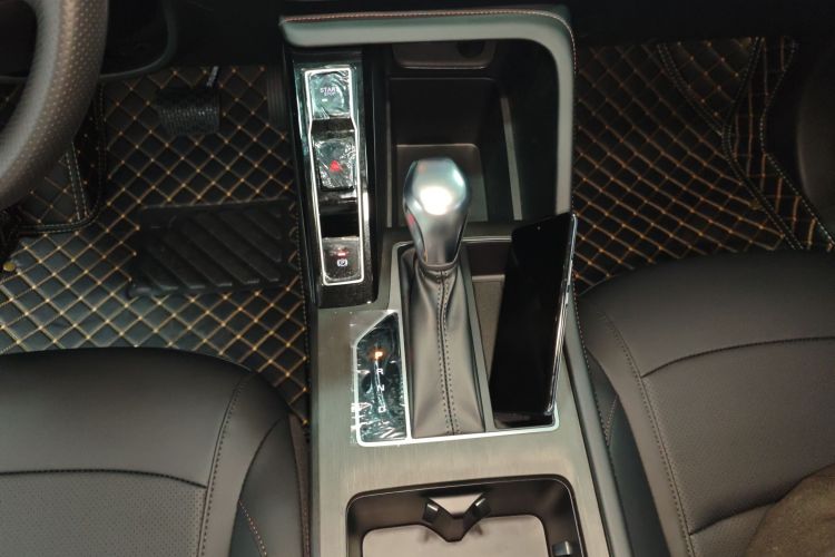 荣威i5 2026款 1.5L CVT豪华版中控内饰18