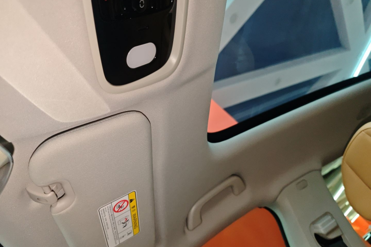 零跑汽车 零跑C11 2024款 增程 300尊享版中控内饰22