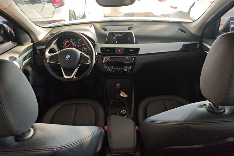 宝马X1 2016款 sDrive18Li 时尚型中控内饰12