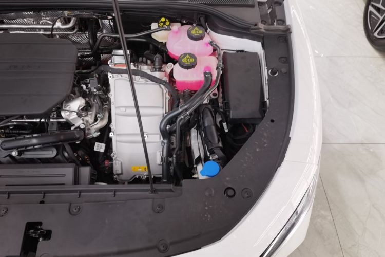 荣威D7 2025款 DMH 125km 世界冠军版机舱底盘26