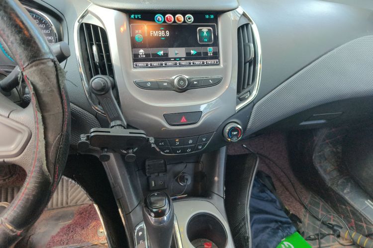 雪佛兰 科鲁兹 2018款 320 自动先锋天窗版中控内饰16