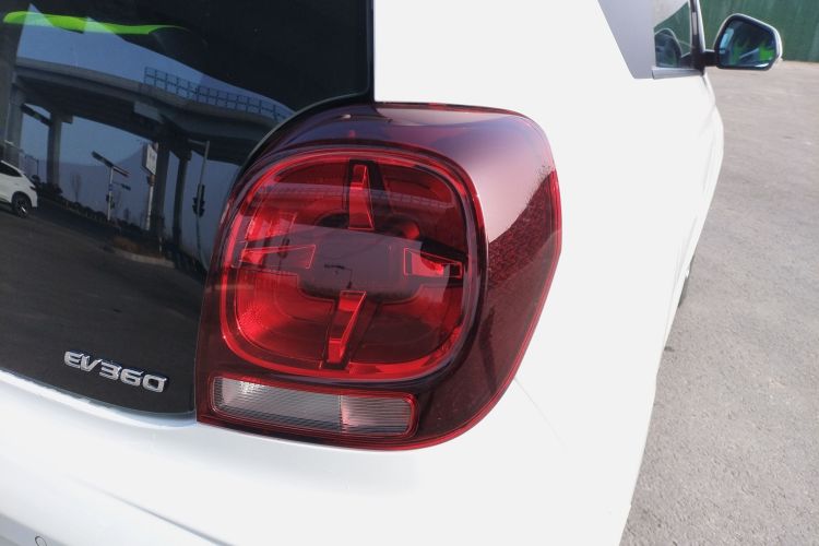 荣威 科莱威CLEVER 2021款 302km新四座超能版车身外观9