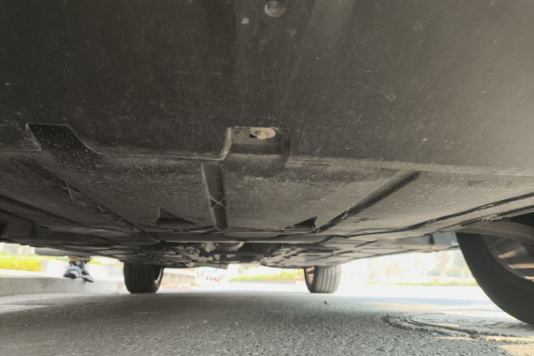 奔驰GLB 2022款 改款二 GLB 200 时尚型局部细节9008