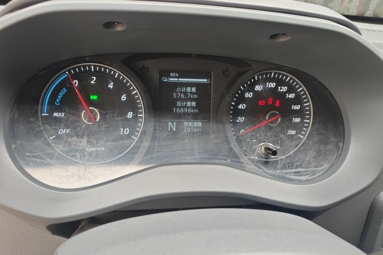 五菱汽车 五菱扬光 2024款 300KM 舒适型客车版 75kW中控内饰15