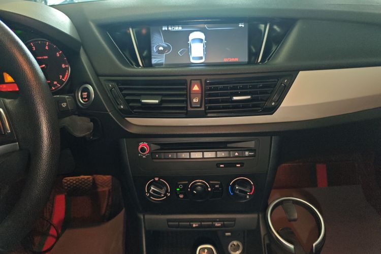宝马X1 2014款 sDrive18i 时尚型中控内饰16