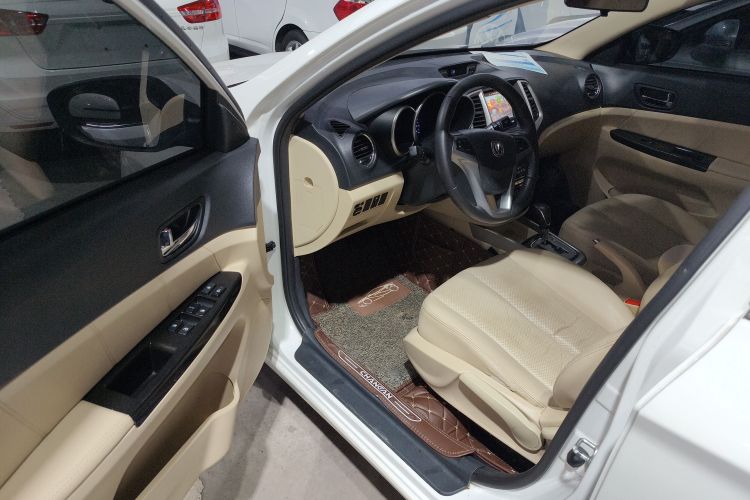 长安 逸动 2015款 1.6L 自动豪华型中控内饰20