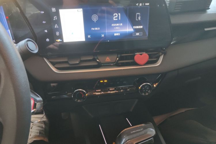 雪佛兰 科鲁泽 2024款 1.5L 双离合乐享版中控内饰16