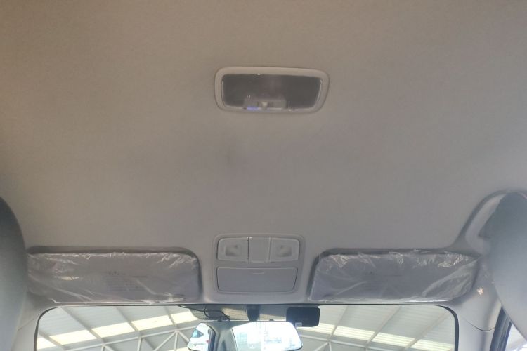 现代 悦动 2015款 1.6L 手动舒适型局部细节22