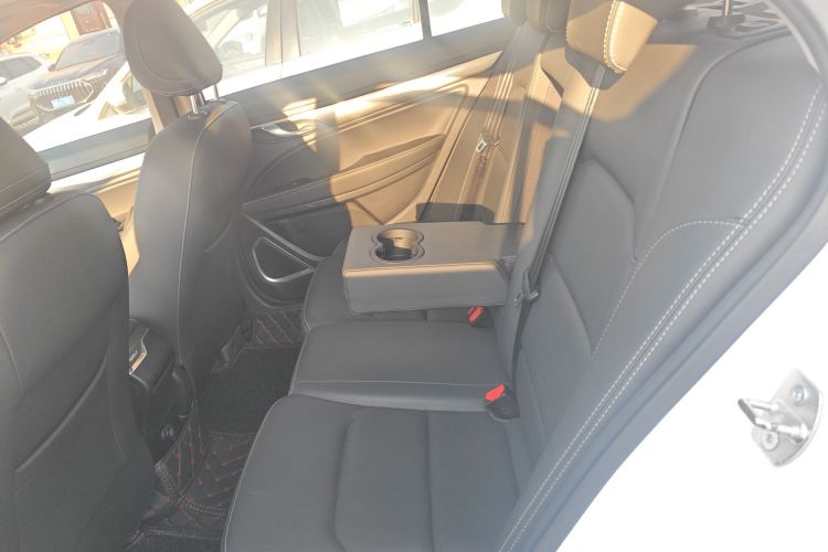 吉利汽车 帝豪 2019款 领军版 1.5L 手动向上亚运版 国VI中控内饰21