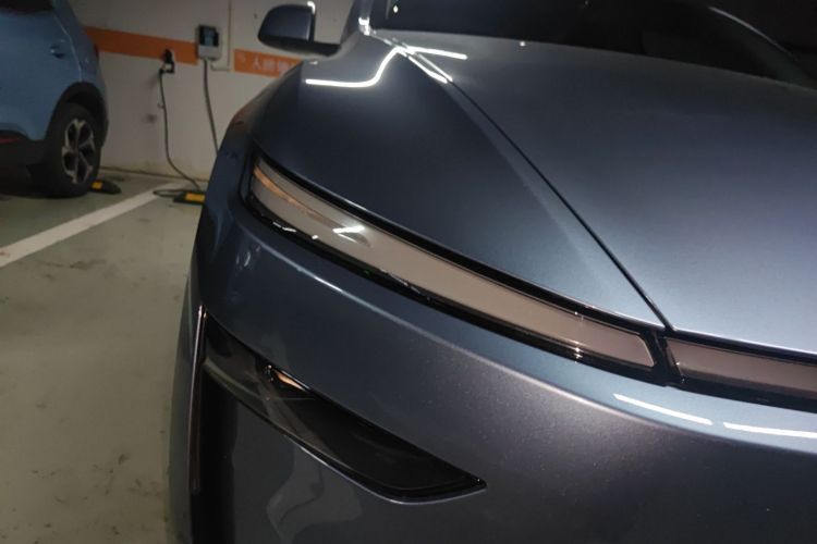 特斯拉 Model Y 2025款 后轮驱动版车身外观8