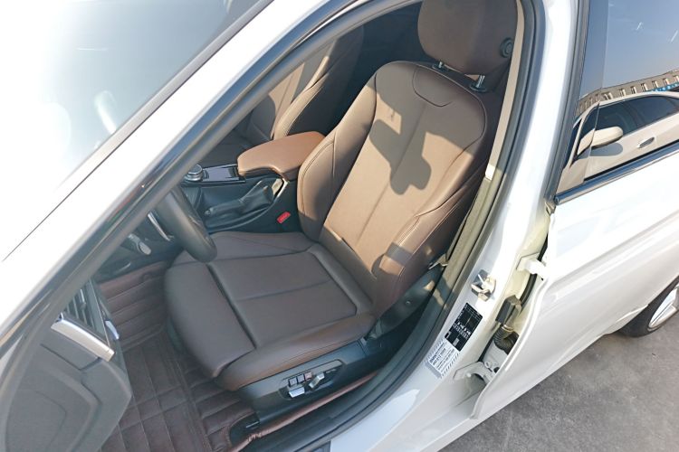 宝马3系 2019款 320Li M运动套装局部细节19