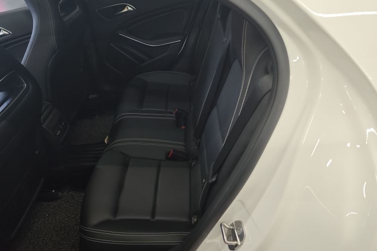 奔驰GLA 2018款 GLA 200 时尚型中控内饰7004