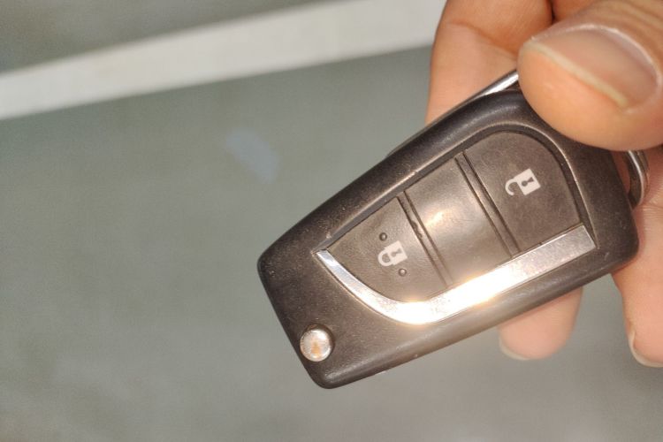 丰田 RAV4荣放 2019款 2.0L CVT两驱先锋版 国V中控内饰7001