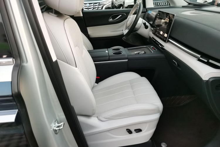 岚图汽车 岚图梦想家 2025款 PHEV 四驱旗舰乾崑版局部细节41