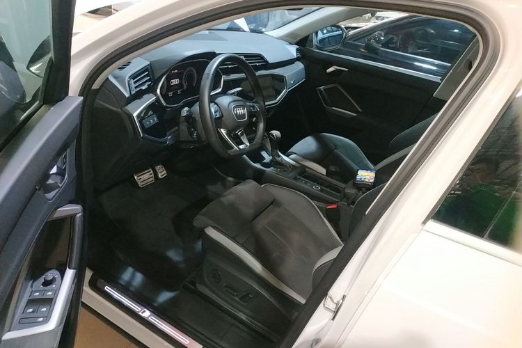 奥迪Q3 2023款 35 TFSI 时尚动感型（1.5T）中控内饰7003