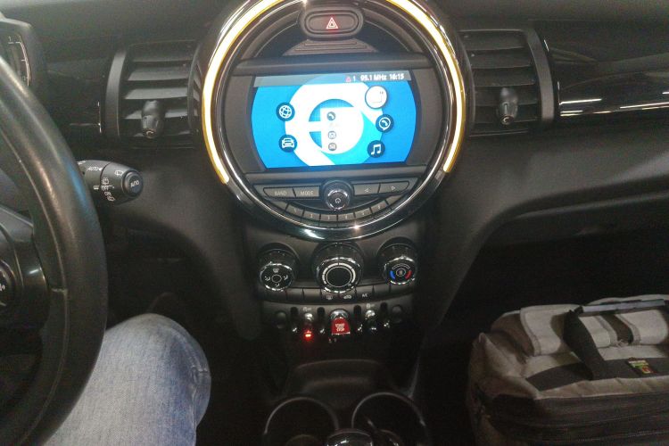 MINI 2018款 1.5T ONE PLUS中控内饰16