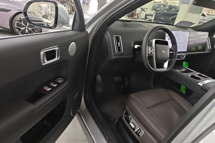 理想汽车 理想L9 2022款 Max中控内饰20