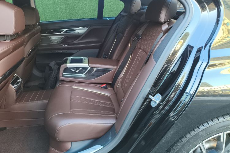 宝马7系 2019款 改款 730Li M运动套装中控内饰21