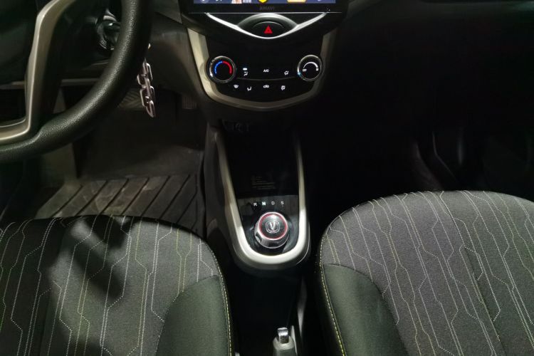 长安欧尚 奔奔E-Star 2021款 国民版 心悦版 磷酸铁锂（31.18kWh）中控内饰18