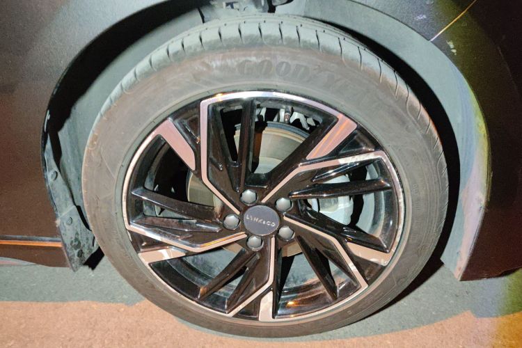 领克03 2025款 1.5TD DCT冠军版Pro车身外观10