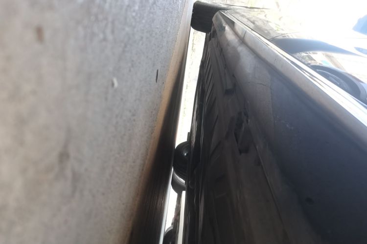 奔驰E级 2019款 改款 E 300 L 运动豪华型局部细节9002