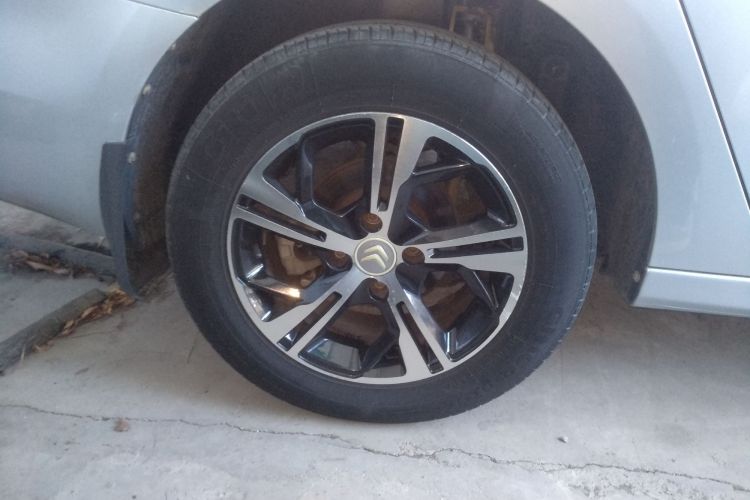 雪铁龙 爱丽舍 2016款 1.6L 手动时尚型车身外观6008